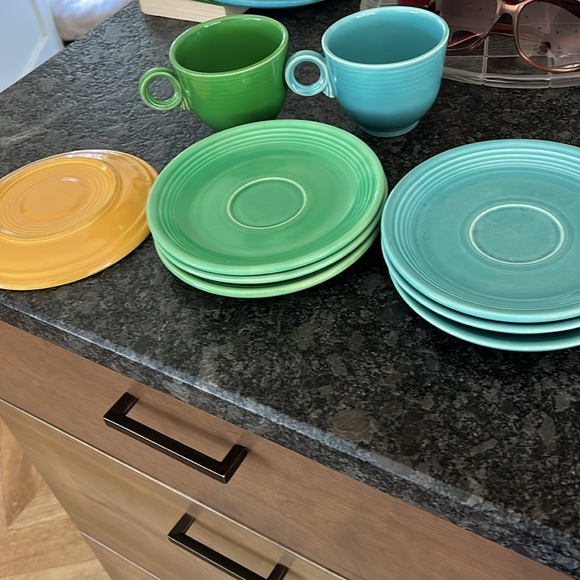 Fiesta Fiestaware lot of Vintage 6” Saucers & Teacups - Picture 3 of 5